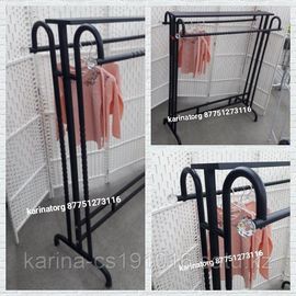 Стойка для демонстрации одежды