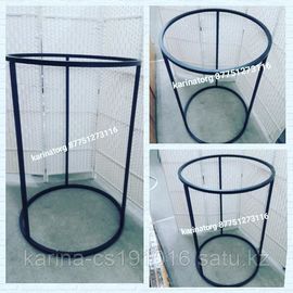 Стойка для демонстрации одежды