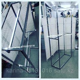 Стойка для демонстрации одежды