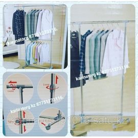 Напольная стойка двухъярусная для демонстрации верхней одежды