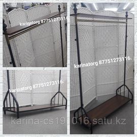 Стойка для демонстрации одежды