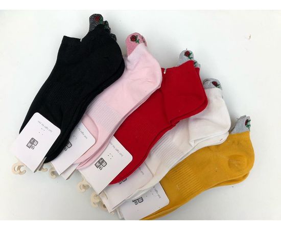 Женские носочки с вышивкой