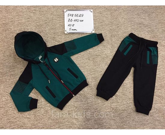 Спортивный костюм для маленьких детей
