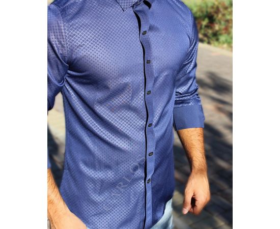 ​мужская рубашка на кнопках